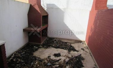 CASA EN VENTA TRIPLEX 4 AMBIENTES CON COCHERA EN SAN BERNARDO OPORTUNIDAD
