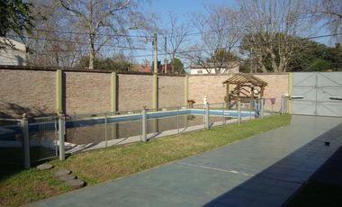 VENDE / ALQUILA CASA