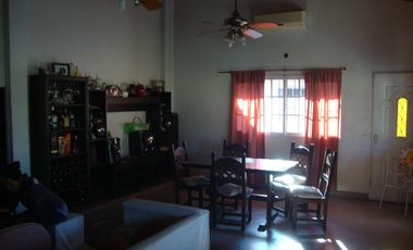 VENDE / ALQUILA CASA