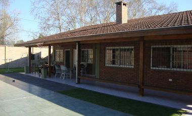 VENDE / ALQUILA CASA