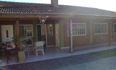 VENDE / ALQUILA CASA