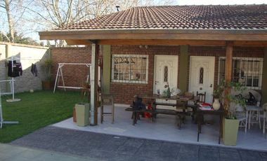 VENDE / ALQUILA CASA