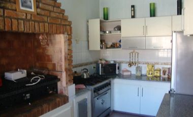 VENDE / ALQUILA CASA