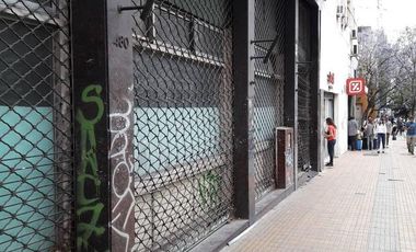 Local Comercial Peru entre Venezuela y Av. Belgrano 3 plantas