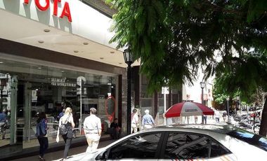 Local Comercial Peru entre Venezuela y Av. Belgrano 3 plantas