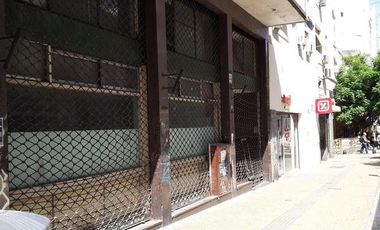 Local Comercial Peru entre Venezuela y Av. Belgrano 3 plantas