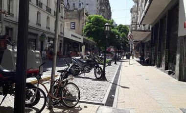 Local Comercial Peru entre Venezuela y Av. Belgrano 3 plantas