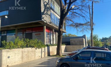 Venta Oficina con 2 Cocheras - Pilar