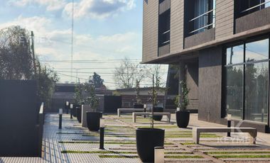 Venta Oficina con 2 Cocheras - Pilar