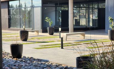 Venta Oficina con 2 Cocheras - Pilar