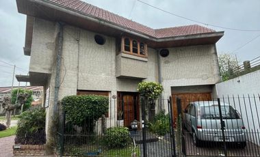 Casa 4 ambientes en venta - Quilmes Oeste