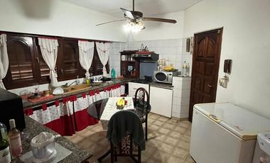 Casa 4 ambientes en venta - Quilmes Oeste