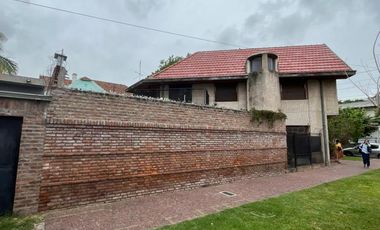 Casa 4 ambientes en venta - Quilmes Oeste