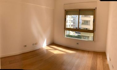 DEPTO  4 AMBIENTES SIN MUEBLES CON COCHERA Y BAULERA