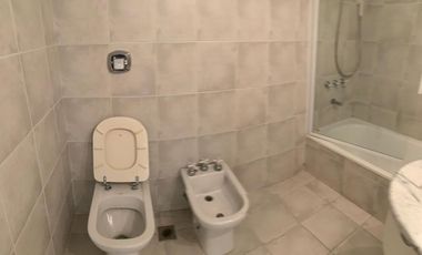 DEPTO  4 AMBIENTES SIN MUEBLES CON COCHERA Y BAULERA