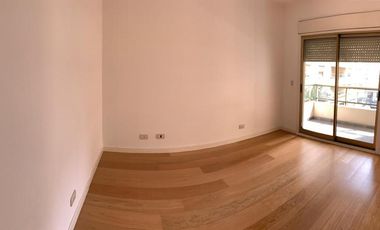 DEPTO  4 AMBIENTES SIN MUEBLES CON COCHERA Y BAULERA