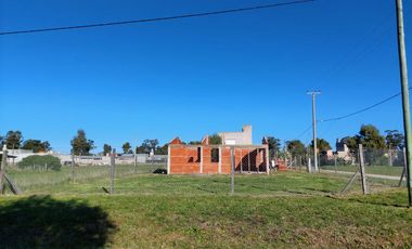 CASA EN CONSTRUCCIÓN EN SANTA ELENA