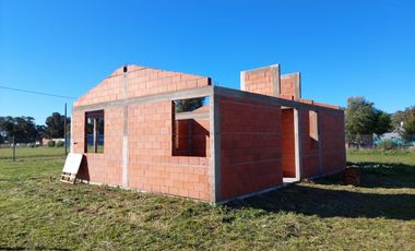 CASA EN CONSTRUCCIÓN EN SANTA ELENA