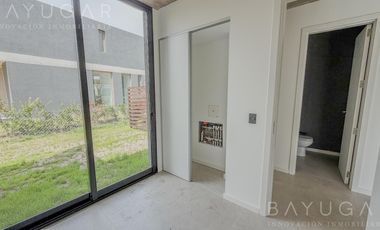 Venta - Casa en Barrio Privado La Calesa  - Pilara