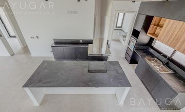 Venta - Casa en Barrio Privado La Calesa  - Pilara