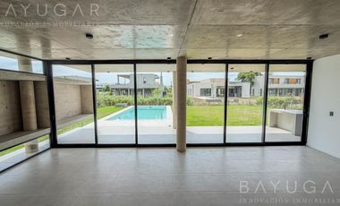 Venta - Casa en Barrio Privado La Calesa  - Pilara