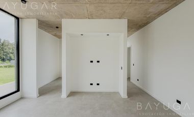 Venta - Casa en Barrio Privado La Calesa  - Pilara