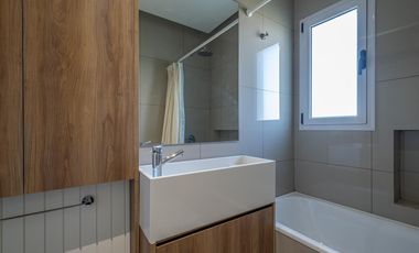 Casa venta San Sebastian Area2 exigentes privada vista al golf 6amb 4dorm 2plantas full amenities