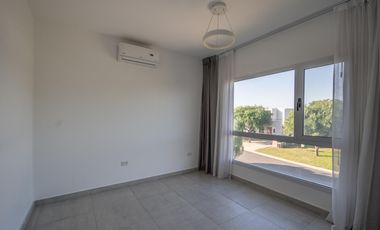 Casa venta San Sebastian Area2 exigentes privada vista al golf 6amb 4dorm 2plantas full amenities