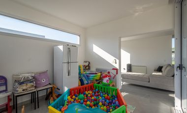 Casa venta San Sebastian Area2 exigentes privada vista al golf 6amb 4dorm 2plantas full amenities