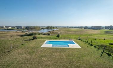 Casa venta San Sebastian Area2 exigentes privada vista al golf 6amb 4dorm 2plantas full amenities