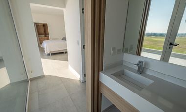 Casa venta San Sebastian Area2 exigentes privada vista al golf 6amb 4dorm 2plantas full amenities