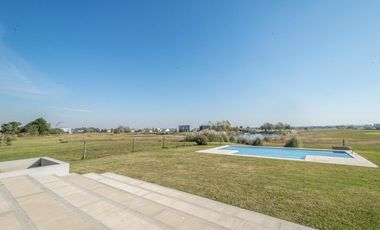 Casa venta San Sebastian Area2 exigentes privada vista al golf 6amb 4dorm 2plantas full amenities