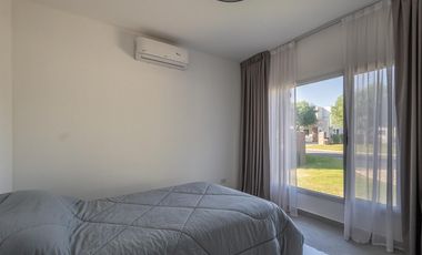 Casa venta San Sebastian Area2 exigentes privada vista al golf 6amb 4dorm 2plantas full amenities