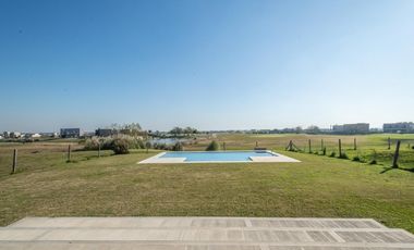 Casa venta San Sebastian Area2 exigentes privada vista al golf 6amb 4dorm 2plantas full amenities