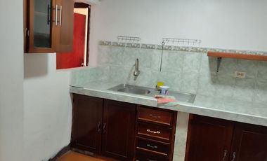 Arriendo Casa Rentera con Locales Comerciales frente a la Cooprogreso Calderon
