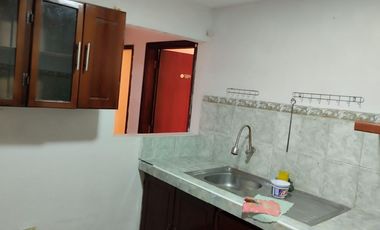 Arriendo Casa Rentera con Locales Comerciales frente a la Cooprogreso Calderon