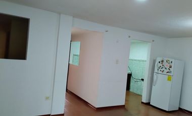 Arriendo Casa Rentera con Locales Comerciales frente a la Cooprogreso Calderon