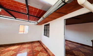 Arriendo Casa Rentera con Locales Comerciales frente a la Cooprogreso Calderon