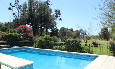 Venta , Alquiler Temporario. Casa  sobre el golf en  Golfers c.c