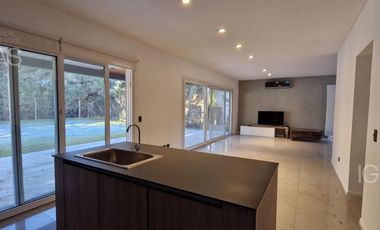 Casa en alquiler en Los Sauces, Nordelta