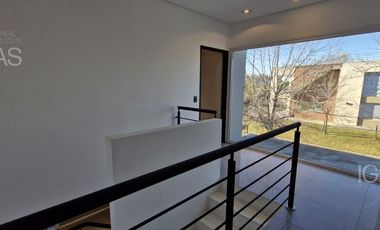 Casa en alquiler en Los Sauces, Nordelta