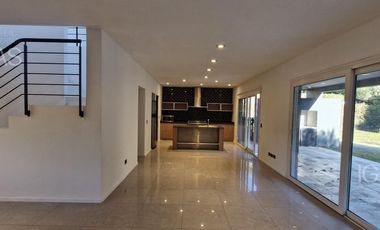 Casa en alquiler en Los Sauces, Nordelta