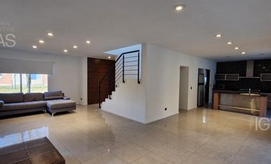 Casa en alquiler en Los Sauces, Nordelta