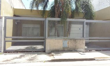 VENTA -Casa 4 dormitorios -  Azcuénaga, Rosario.