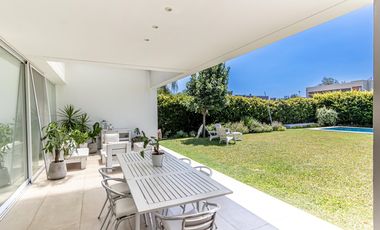 Venta Casa 2 dormitorios en Cantegril