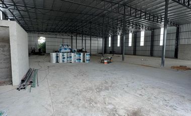 ALQUILER DE GALPONES EN PREDIO CERRADO,   Av. Valparaiso al 8.000