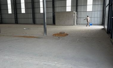 ALQUILER DE GALPONES EN PREDIO CERRADO,   Av. Valparaiso al 8.000