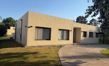 Casa Moderna | Barrio cerrado | privado Cardales Village | 4 ambientes | jardin | pileta | seguridad