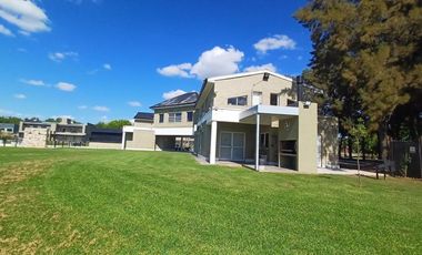 Casa Moderna | Barrio cerrado | privado Cardales Village | 4 ambientes | jardin | pileta | seguridad