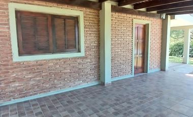 VENTA HERMOSA CASA 2 DORM AMUEBLADA LOS ESPINILLOS CERCA LAGO
